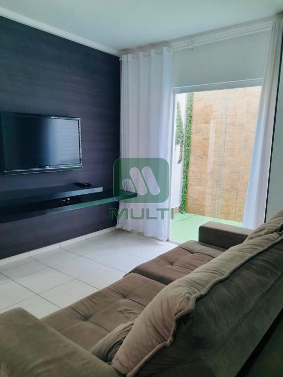 Apartamento à venda com 2 quartos, 75m² - Foto 7