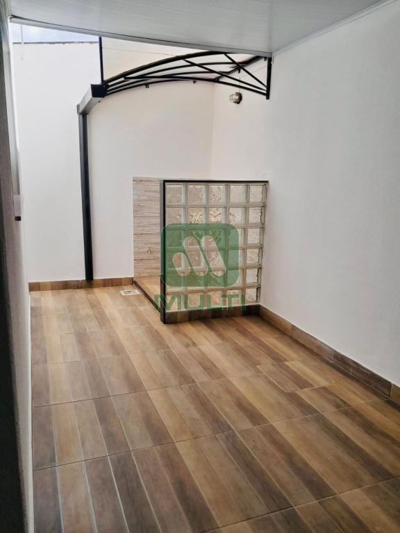 Apartamento à venda com 2 quartos, 75m² - Foto 9