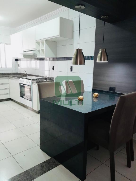 Apartamento à venda com 2 quartos, 75m² - Foto 14