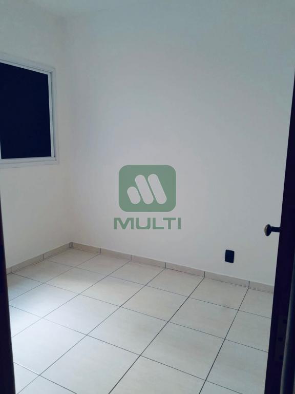 Apartamento à venda com 2 quartos, 75m² - Foto 17