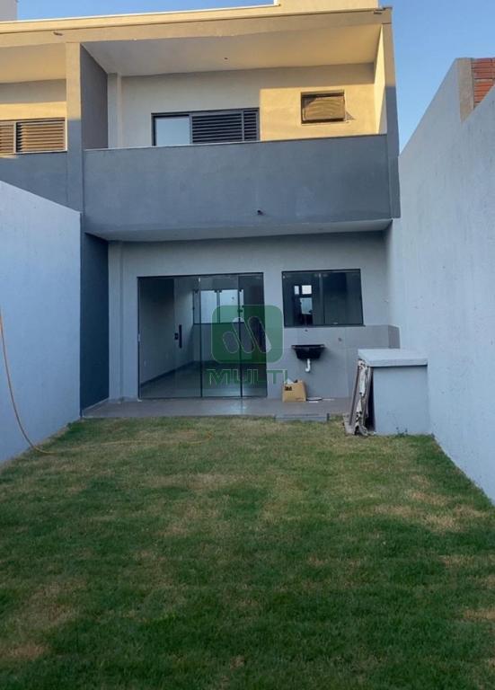 Casa à venda com 2 quartos, 104m² - Foto 1