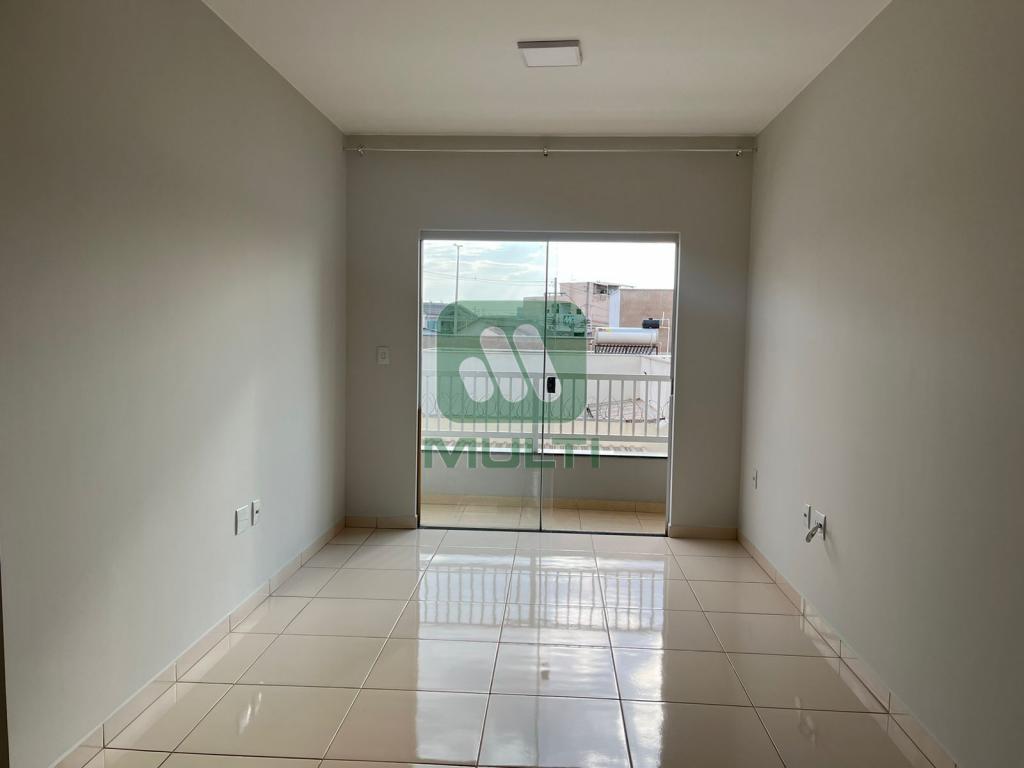 Apartamento à venda com 2 quartos, 64m² - Foto 4