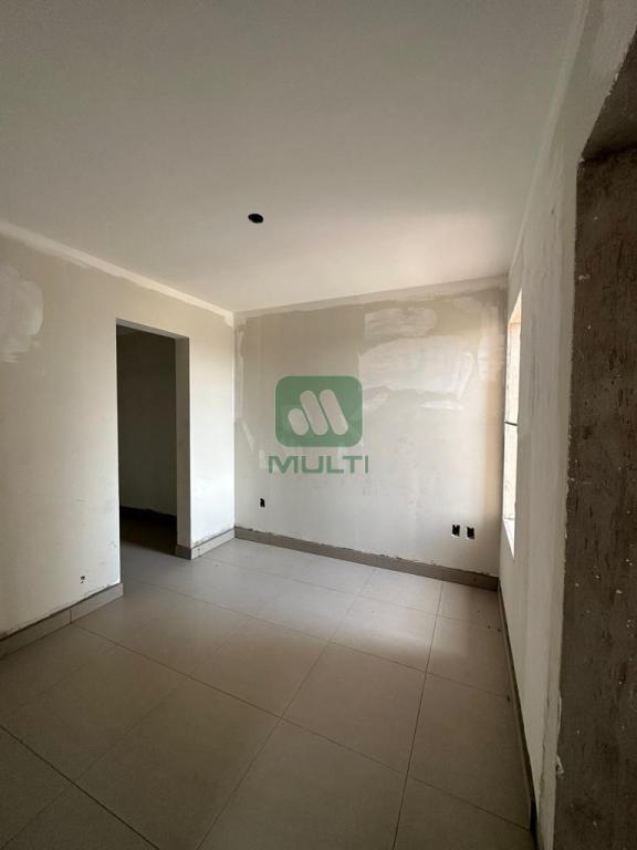 Apartamento à venda com 3 quartos, 79m² - Foto 1