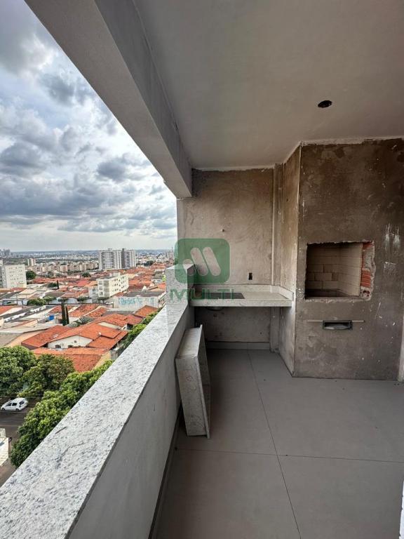 Apartamento à venda com 3 quartos, 79m² - Foto 2