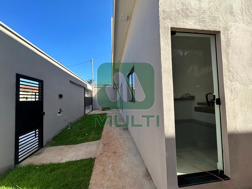 Casa à venda com 3 quartos, 92m² - Foto 2