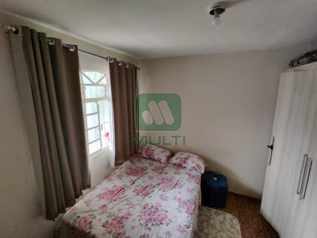 Casa à venda com 7 quartos, 230m² - Foto 3