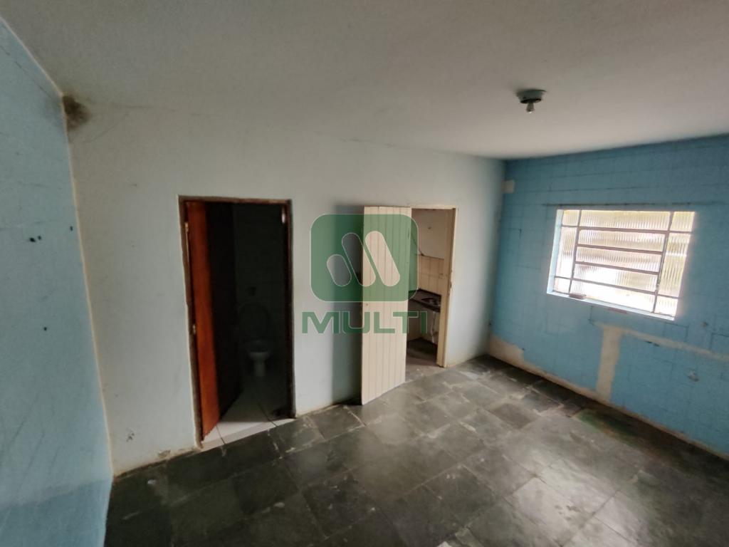 Casa à venda com 7 quartos, 230m² - Foto 16