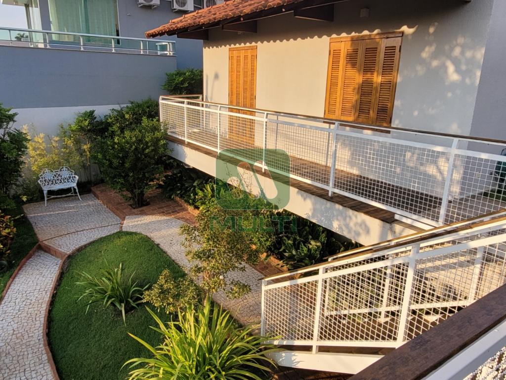 Casa de Condomínio à venda com 3 quartos, 200m² - Foto 28