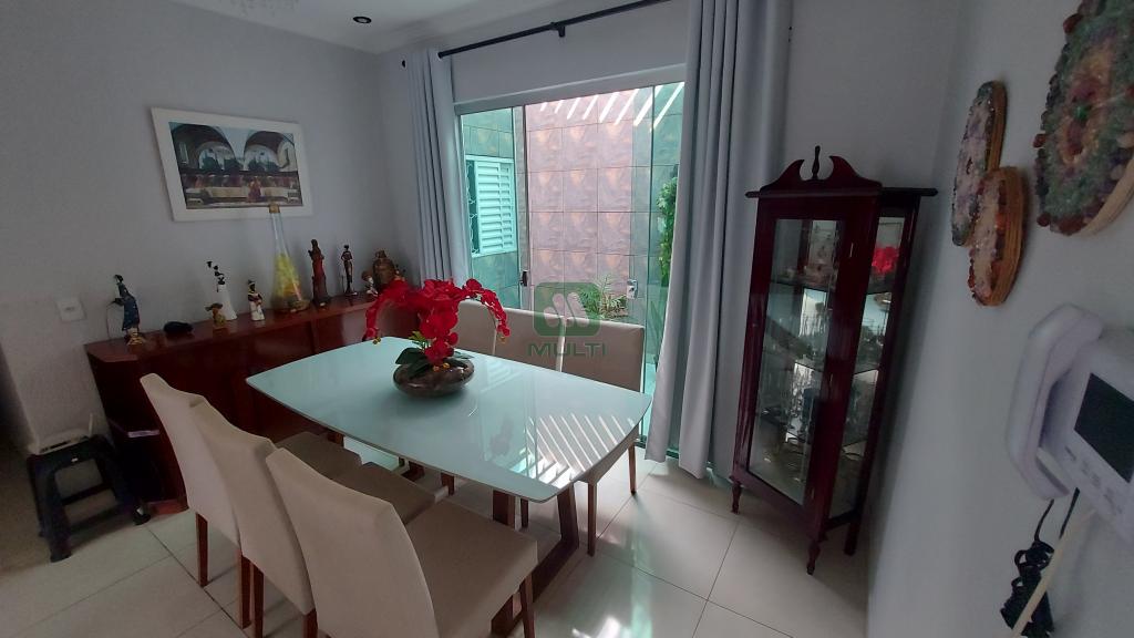 Casa à venda com 3 quartos, 197m² - Foto 5