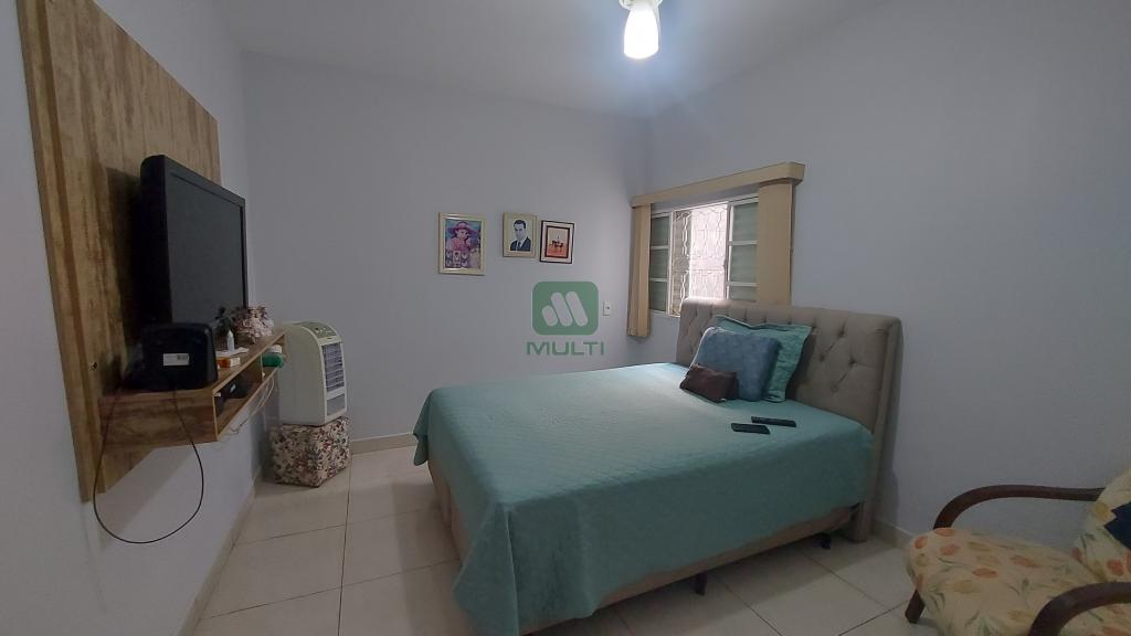 Casa à venda com 3 quartos, 197m² - Foto 7