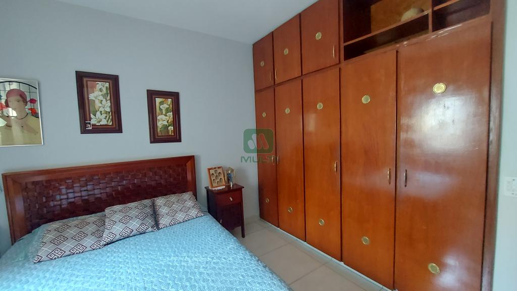 Casa à venda com 3 quartos, 197m² - Foto 9