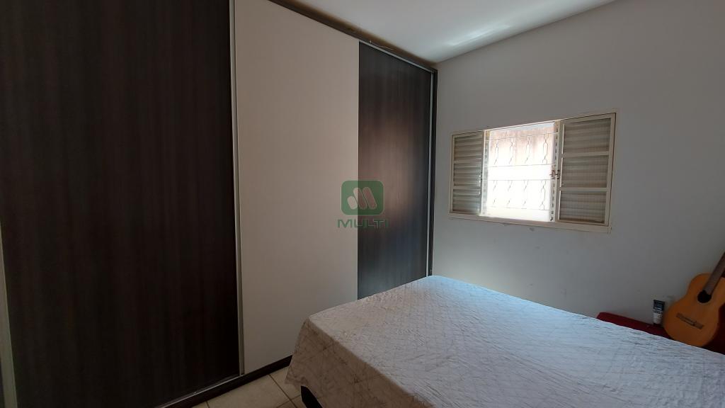 Casa à venda com 3 quartos, 220m² - Foto 6