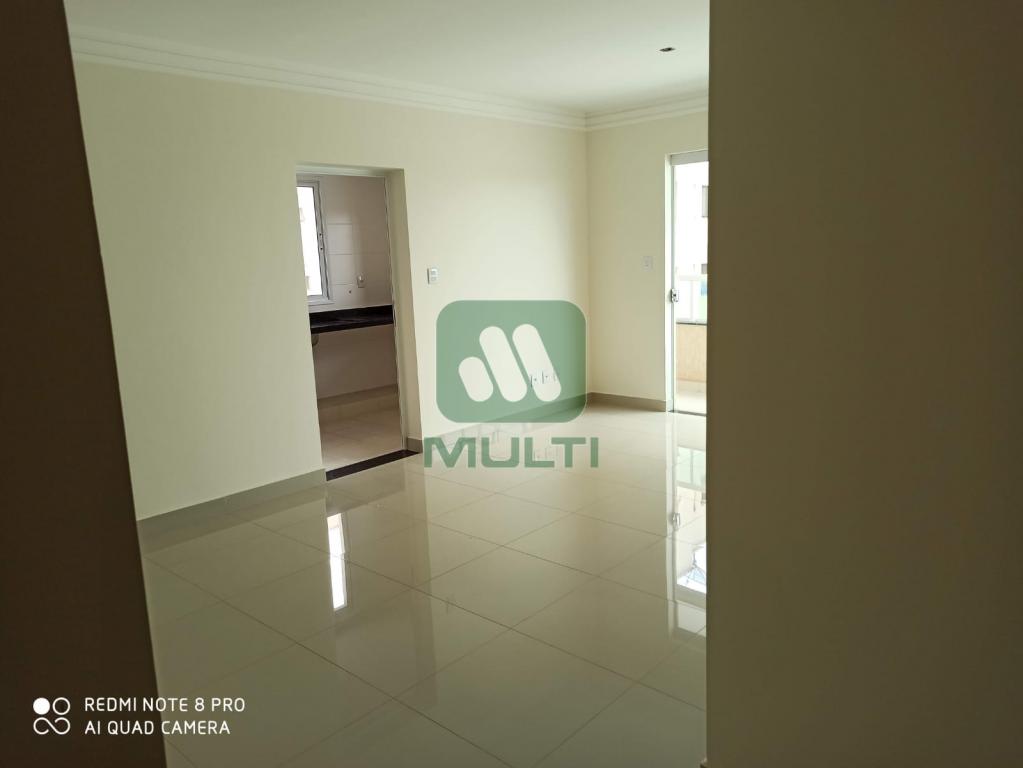 Apartamento à venda com 3 quartos, 90m² - Foto 2