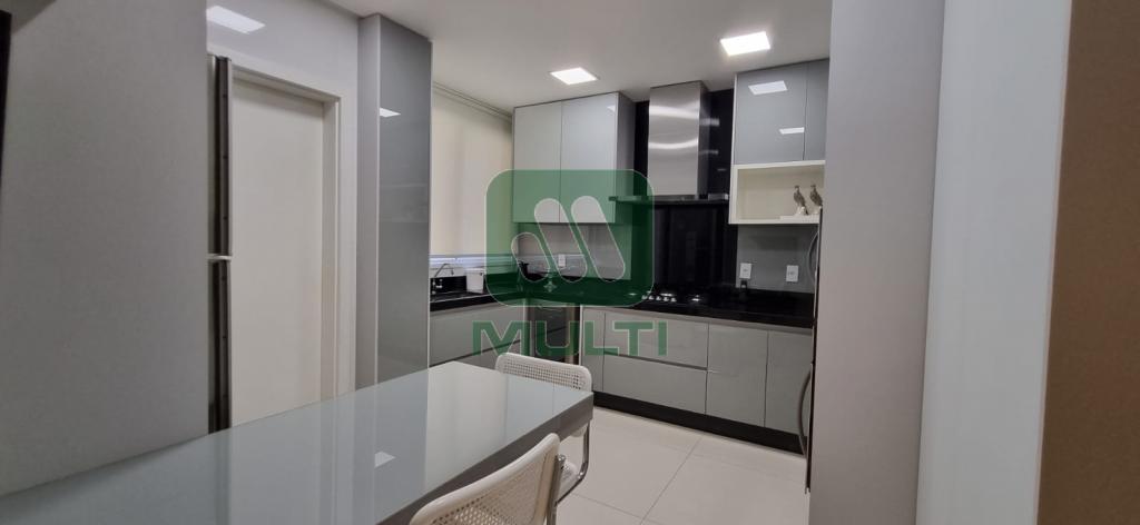 Apartamento à venda com 3 quartos, 196m² - Foto 23