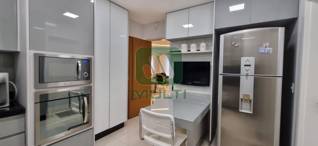 Apartamento à venda com 3 quartos, 196m² - Foto 25