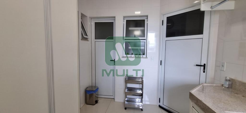 Apartamento à venda com 3 quartos, 196m² - Foto 27