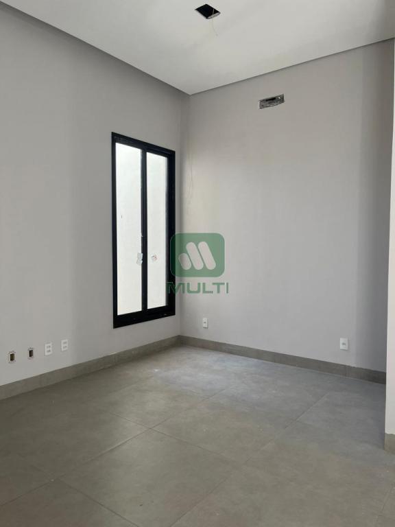 Casa à venda com 3 quartos, 172m² - Foto 4