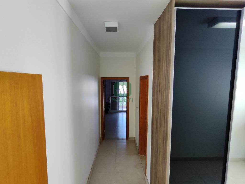 Casa de Condomínio à venda com 3 quartos, 253m² - Foto 4