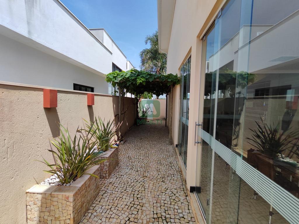 Casa de Condomínio à venda com 3 quartos, 253m² - Foto 27