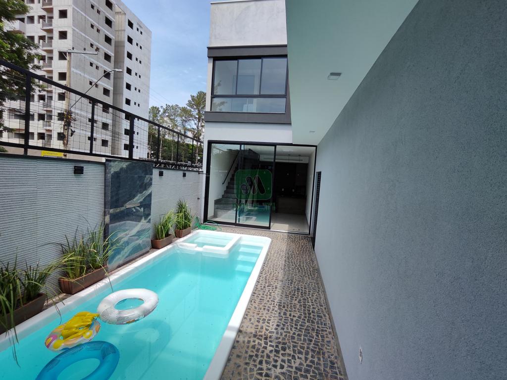 Casa de Condomínio à venda com 4 quartos, 200m² - Foto 1