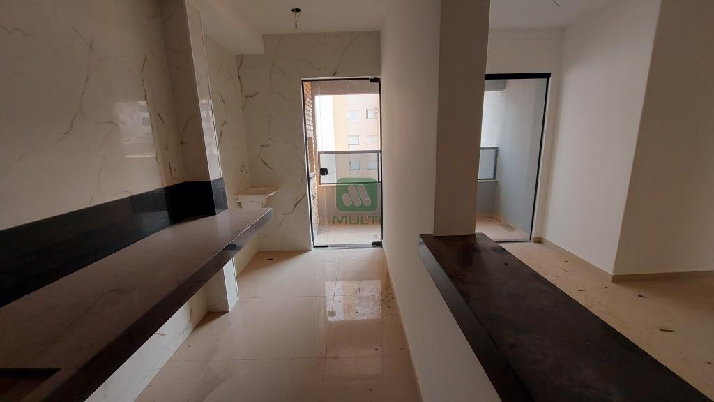 Apartamento à venda com 3 quartos, 80m² - Foto 3