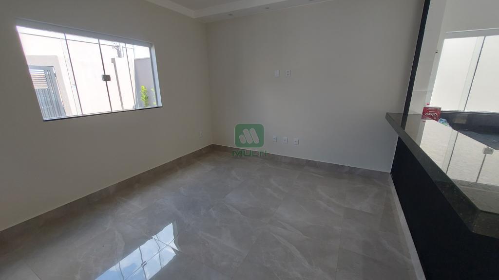 Casa à venda com 3 quartos, 115m² - Foto 2