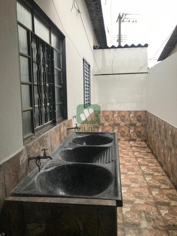 Casa à venda com 2 quartos, 400m² - Foto 5