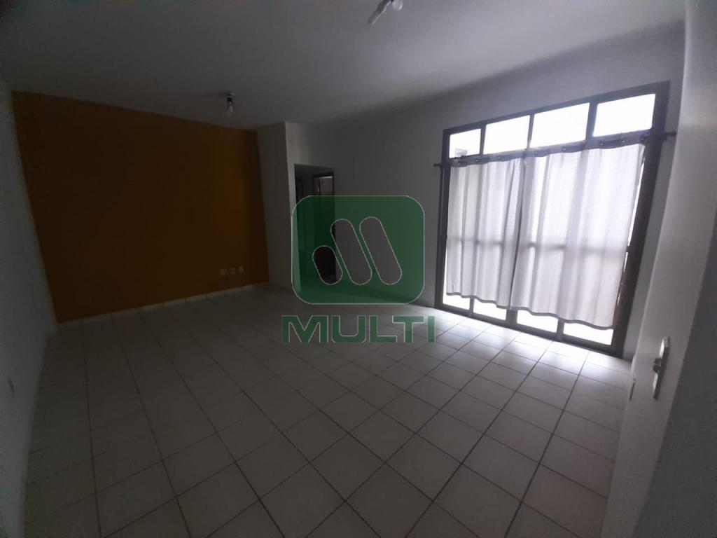 Apartamento à venda com 2 quartos, 87m² - Foto 2