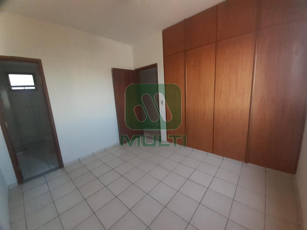 Apartamento à venda com 2 quartos, 87m² - Foto 3