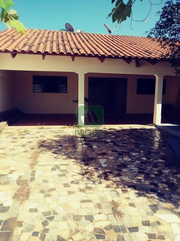 Casa à venda com 3 quartos, 160m² - Foto 1