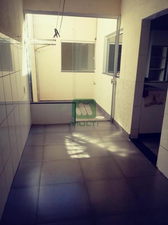 Casa à venda com 3 quartos, 160m² - Foto 2