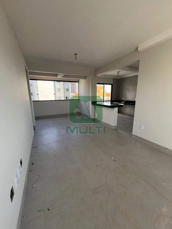 Apartamento à venda com 3 quartos, 98m² - Foto 2