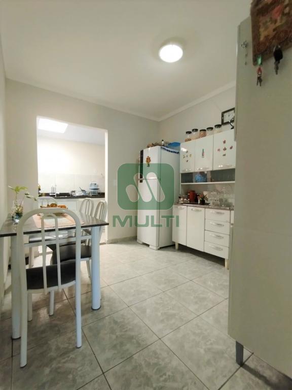 Casa à venda com 3 quartos, 169m² - Foto 8