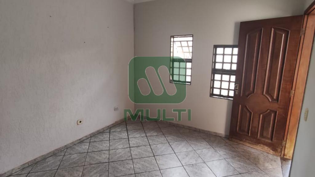 Casa à venda com 3 quartos, 120m² - Foto 2