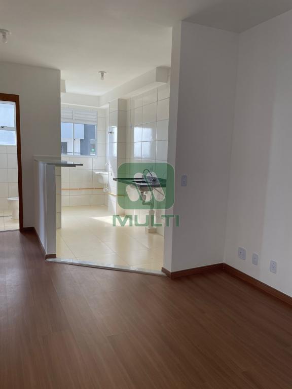 Apartamento à venda com 2 quartos, 46m² - Foto 2