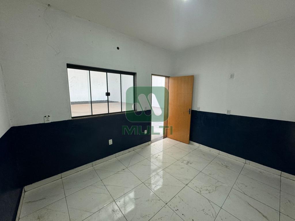 Casa à venda com 1 quarto, 242m² - Foto 12