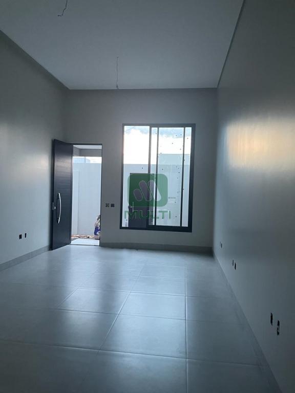 Casa à venda com 3 quartos, 148m² - Foto 1