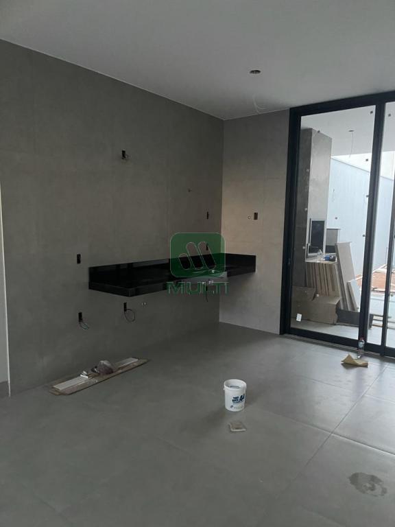 Casa à venda com 3 quartos, 148m² - Foto 3