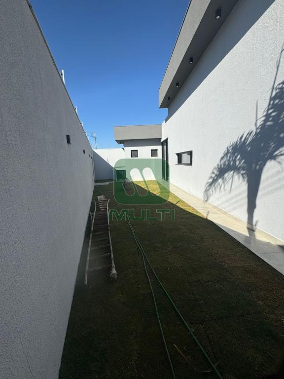 Casa à venda com 3 quartos, 142m² - Foto 11