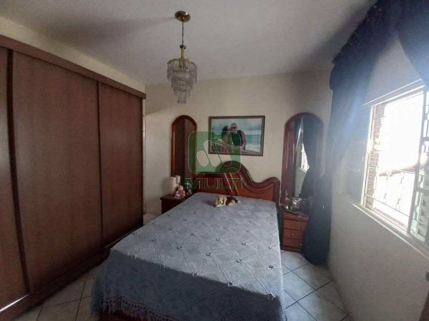 Casa à venda com 3 quartos, 293m² - Foto 27