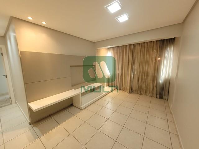 Apartamento à venda com 3 quartos, 90m² - Foto 2