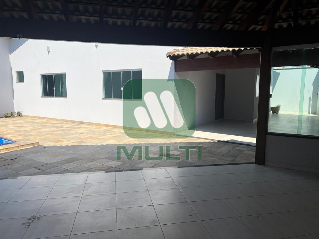 Casa à venda com 4 quartos, 200m² - Foto 14