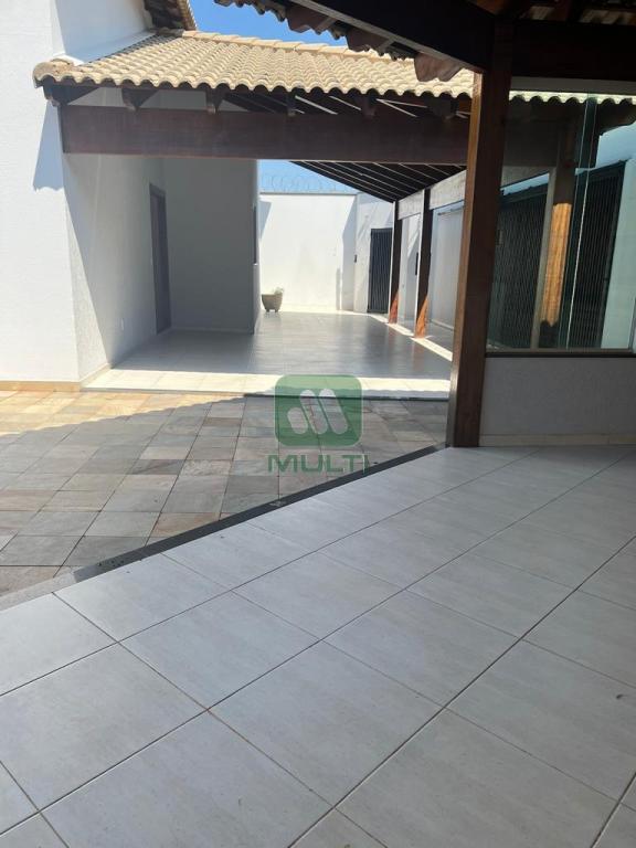 Casa à venda com 4 quartos, 200m² - Foto 15