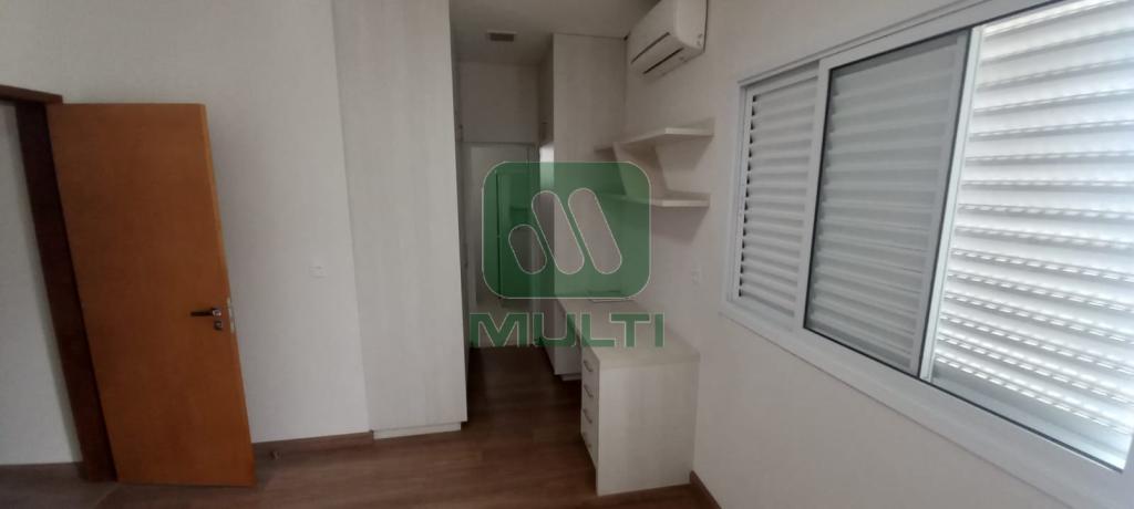 Casa de Condomínio à venda com 3 quartos, 250m² - Foto 10