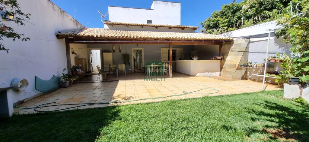 Casa à venda com 3 quartos, 200m² - Foto 7