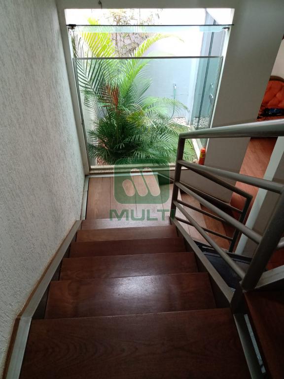 Casa à venda com 3 quartos, 200m² - Foto 8