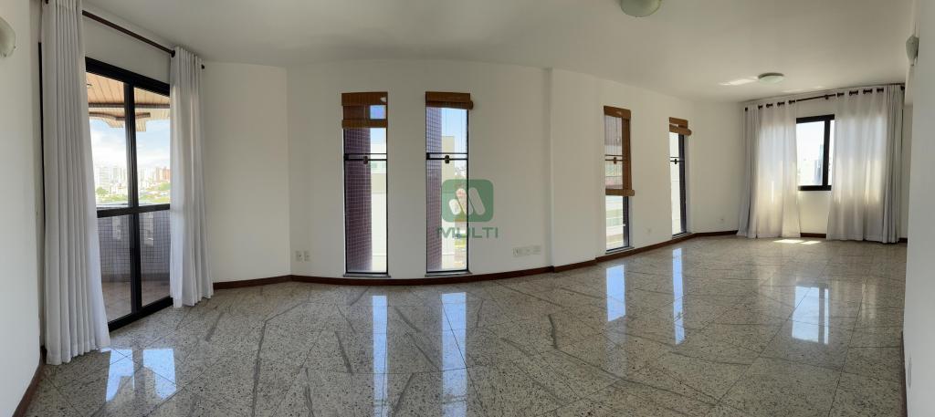 Apartamento à venda com 3 quartos, 220m² - Foto 1