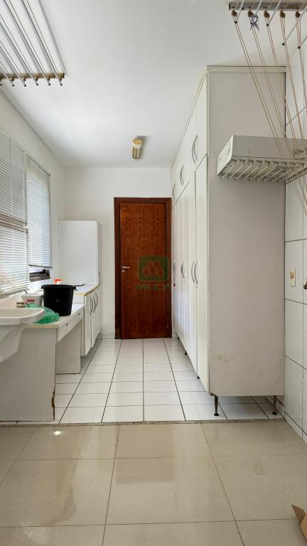 Apartamento à venda com 3 quartos, 220m² - Foto 5