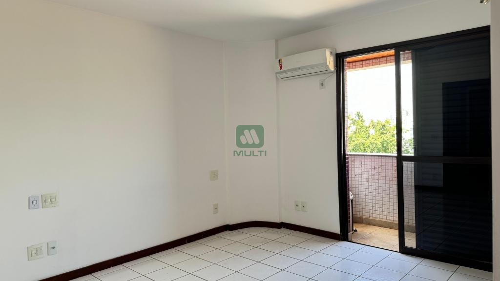 Apartamento à venda com 3 quartos, 220m² - Foto 13