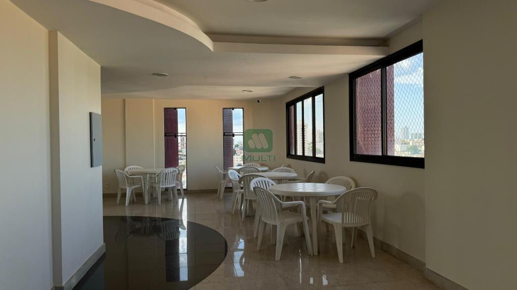 Apartamento à venda com 3 quartos, 220m² - Foto 19